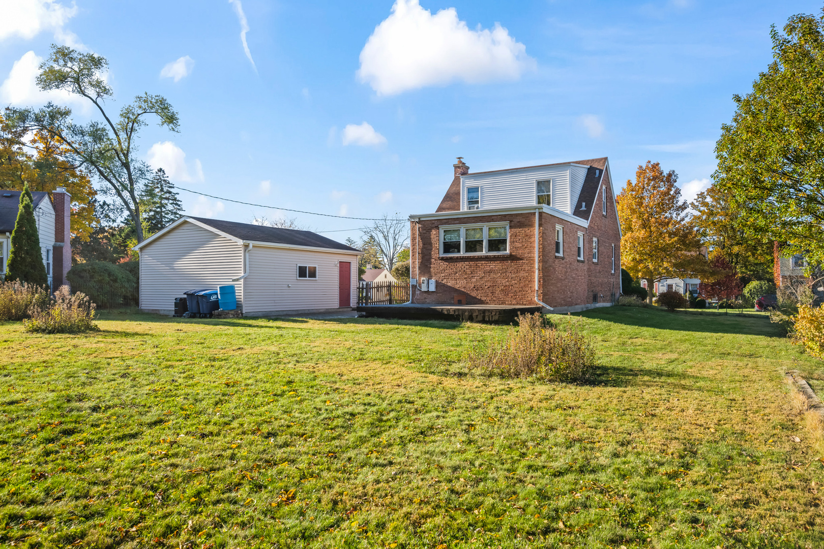 543 Columbia Avenue, Des Plaines, IL 60016