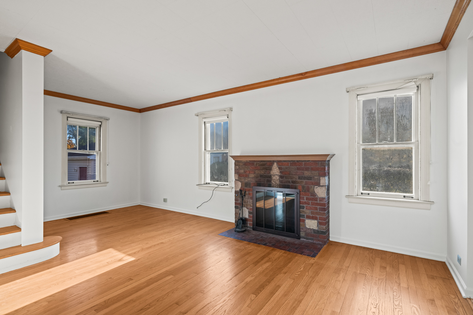 543 Columbia Avenue, Des Plaines, IL 60016