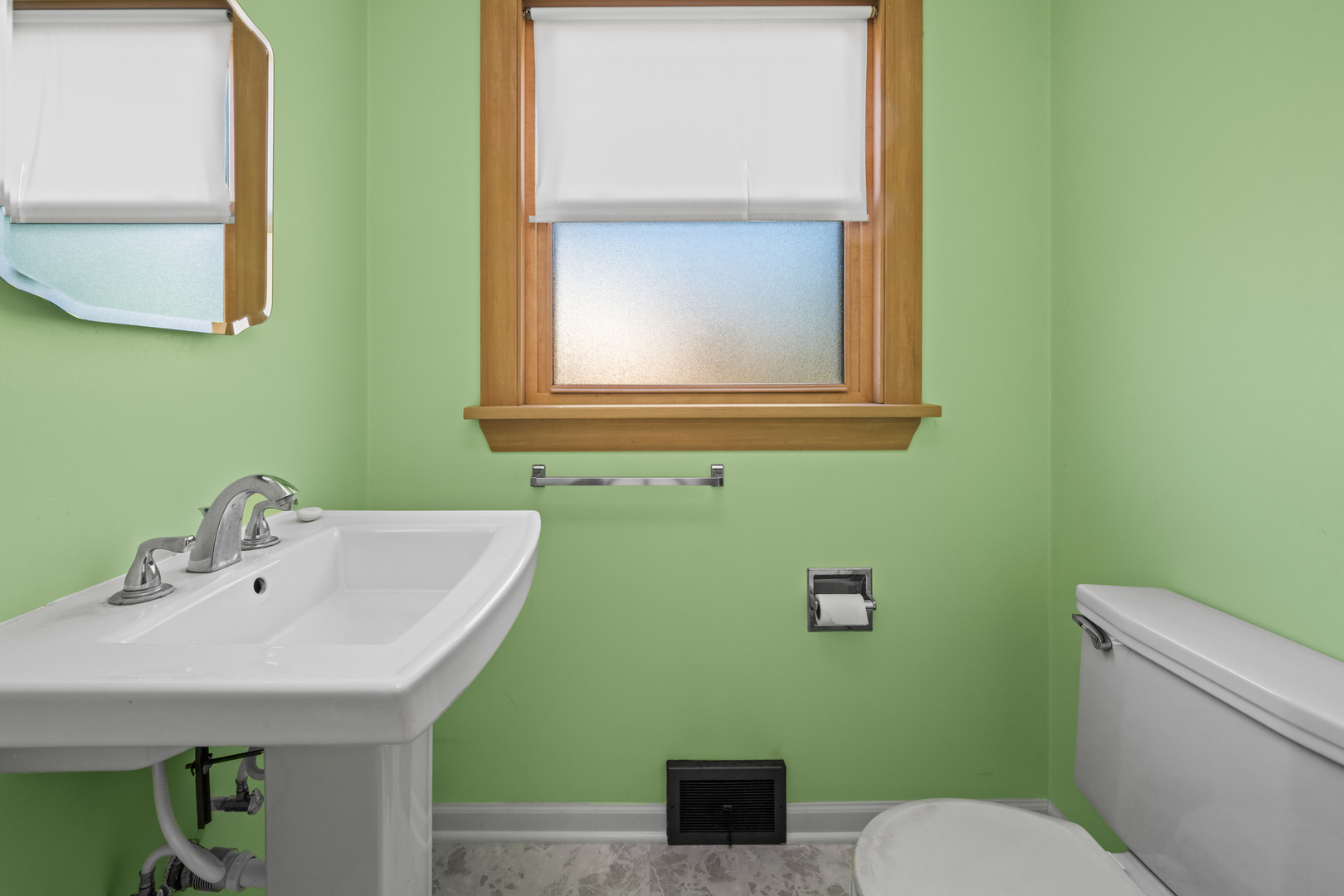 543 Columbia Avenue, Des Plaines, IL 60016