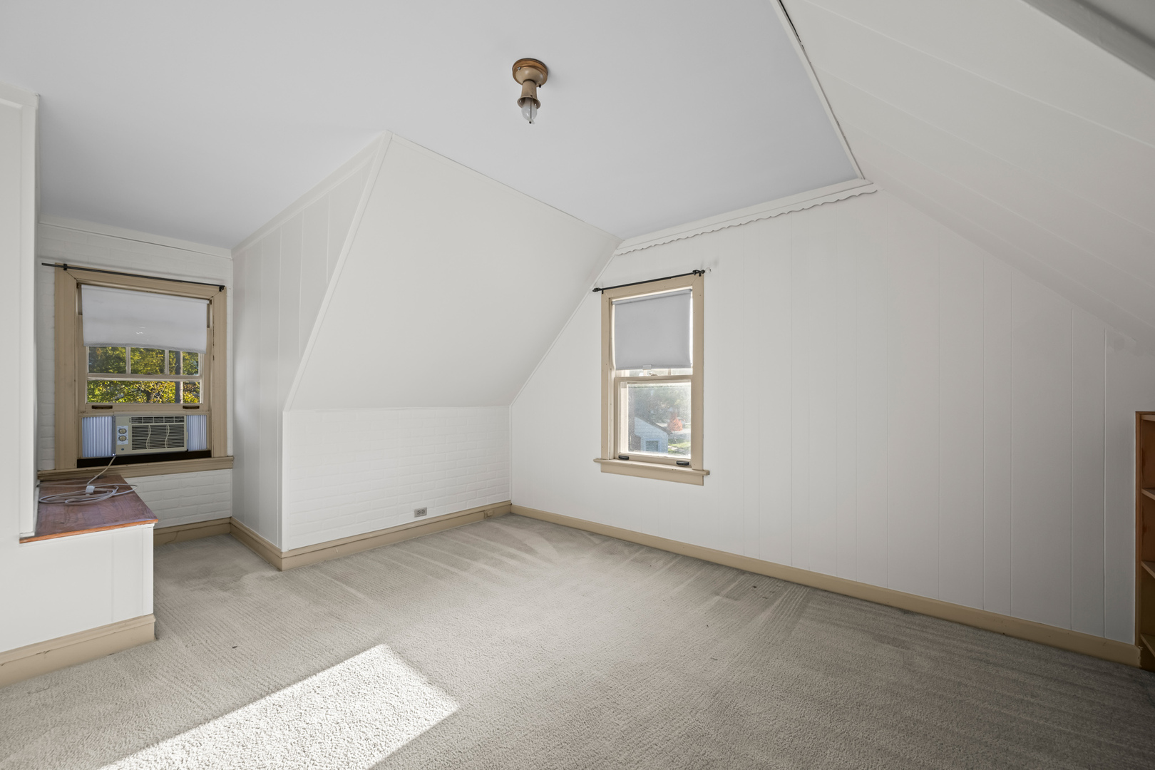 543 Columbia Avenue, Des Plaines, IL 60016