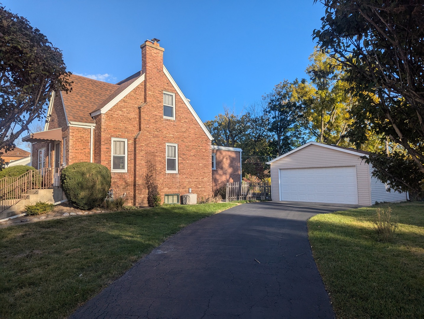 543 Columbia Avenue, Des Plaines, IL 60016