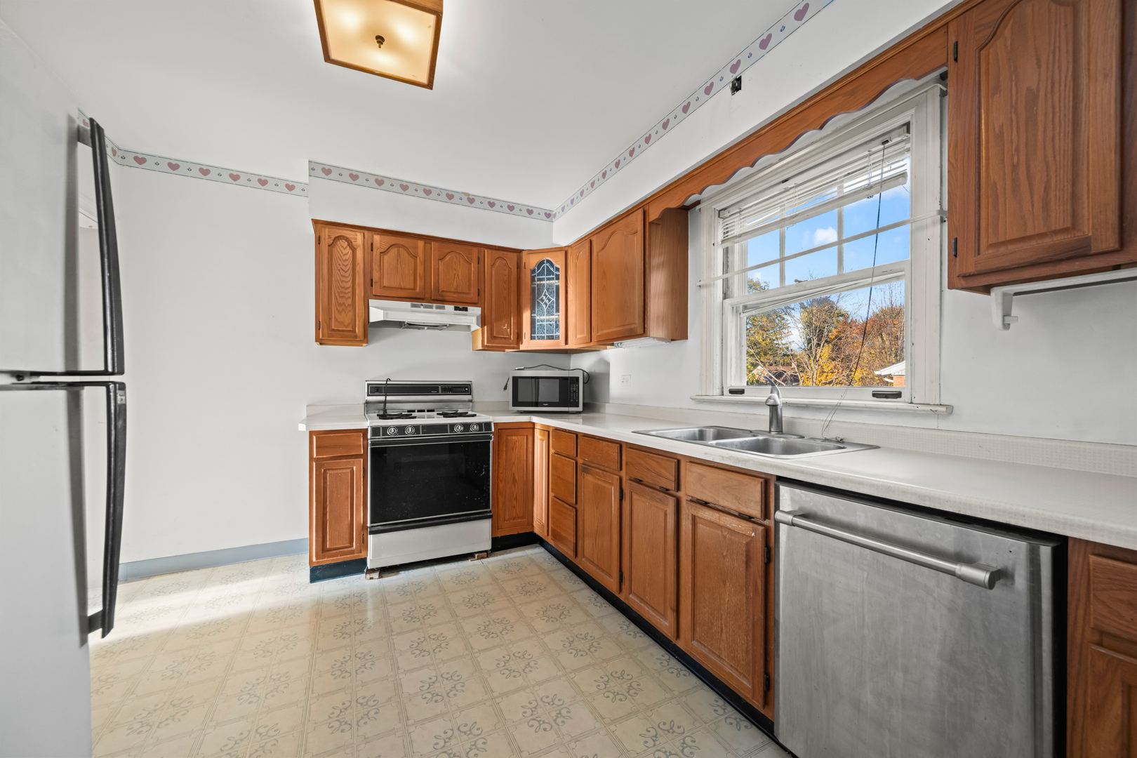 543 Columbia Avenue, Des Plaines, IL 60016