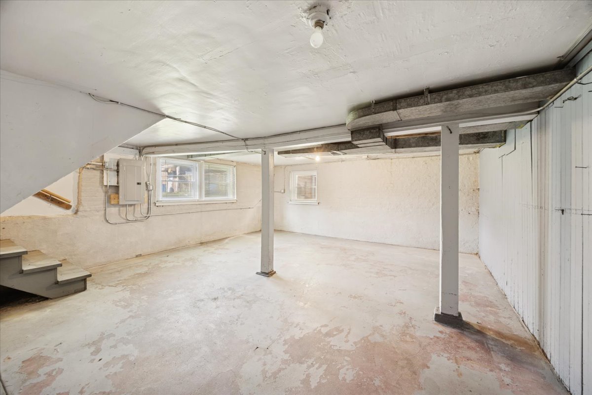 1530 S 61st Avenue, Cicero, IL 60804