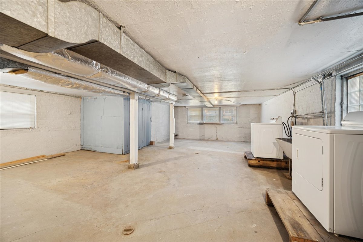 1530 S 61st Avenue, Cicero, IL 60804