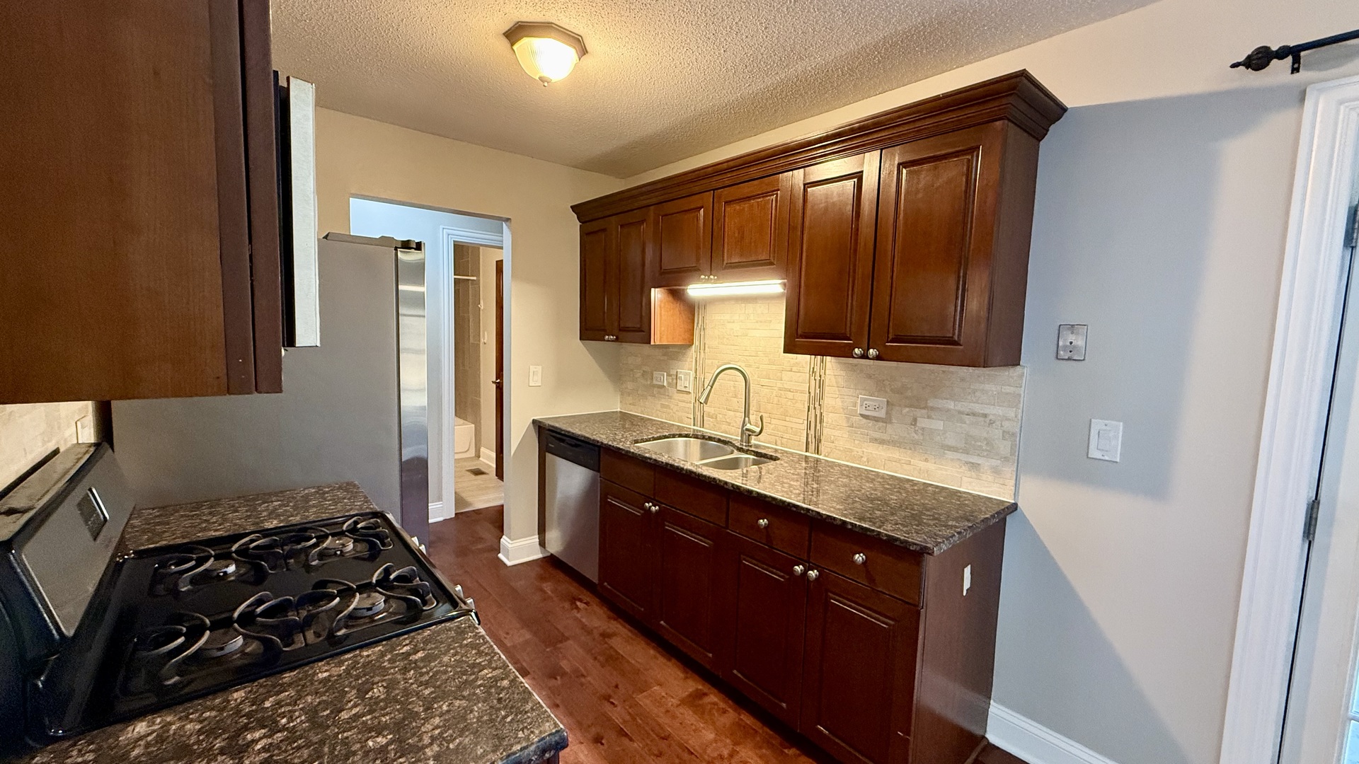 785 Clearwood Court, Aurora, IL 60504