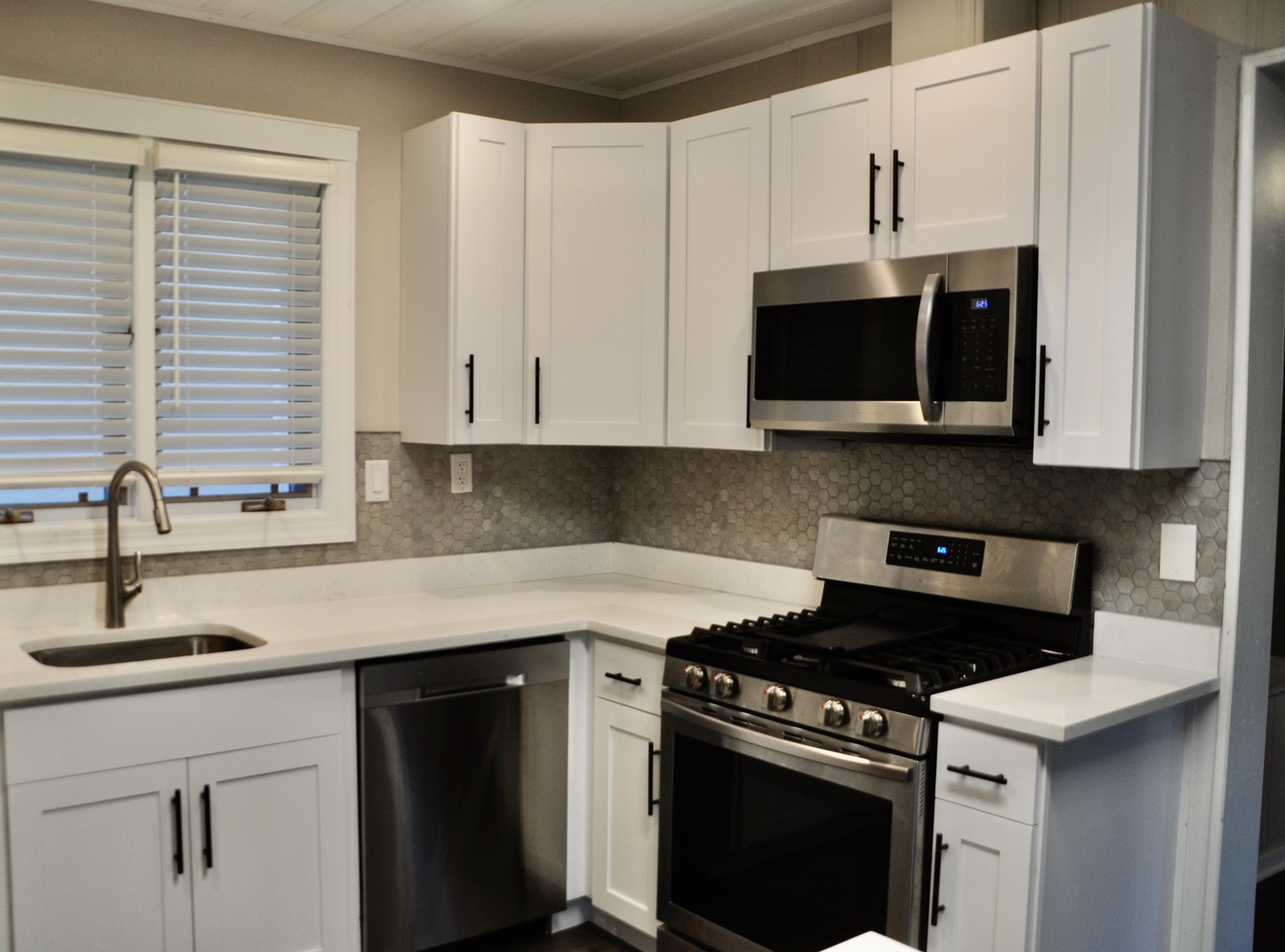 110 W 12th Avenue, Naperville, IL 60563