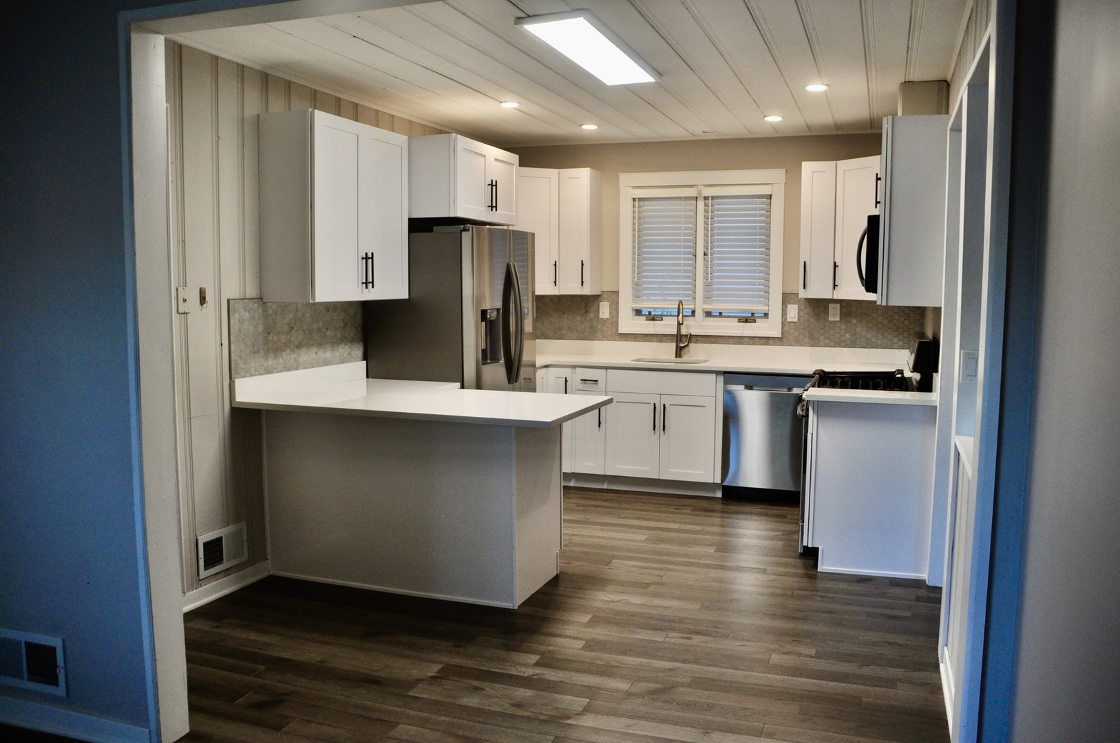 110 W 12th Avenue, Naperville, IL 60563