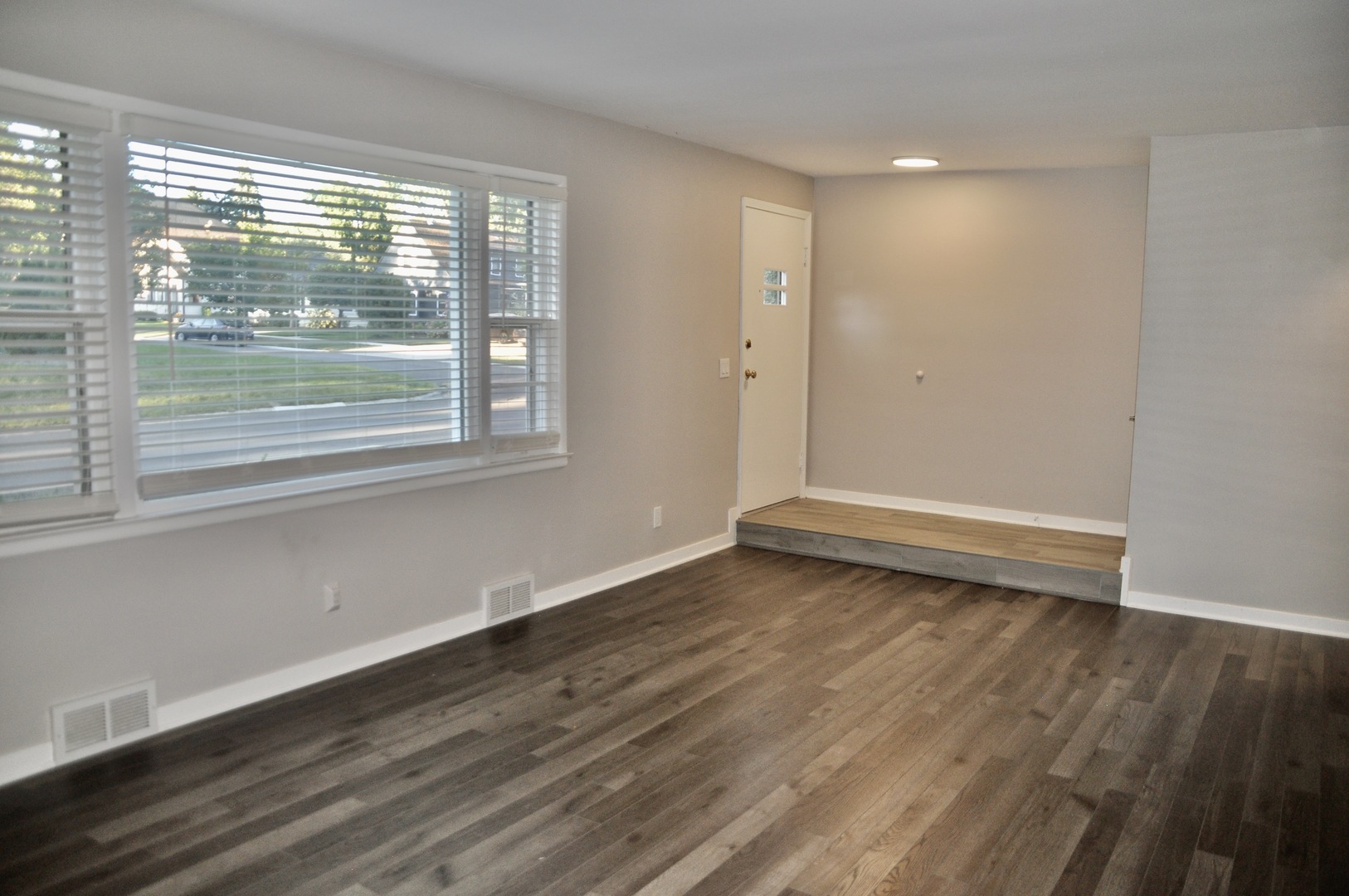 110 W 12th Avenue, Naperville, IL 60563