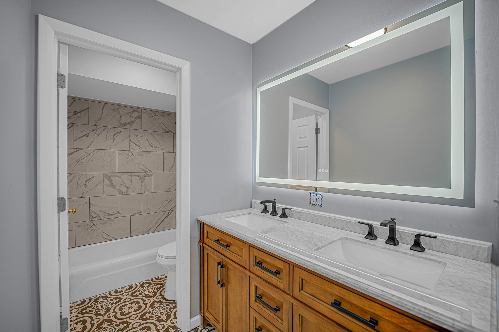 5420 N SHERIDAN Road #501, Chicago, IL 60640