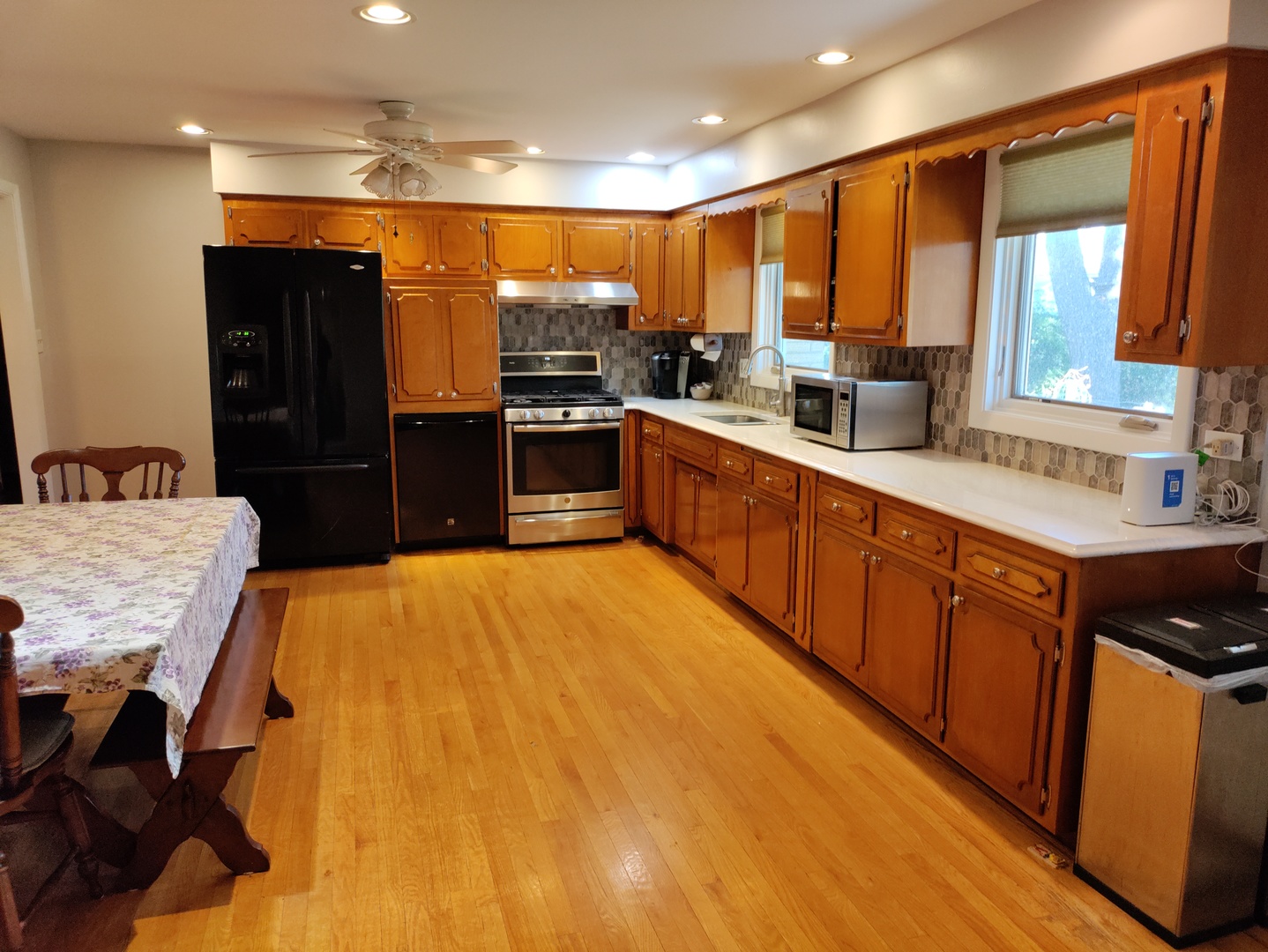 9137 S 88 Avenue, Hickory Hills, IL 60457