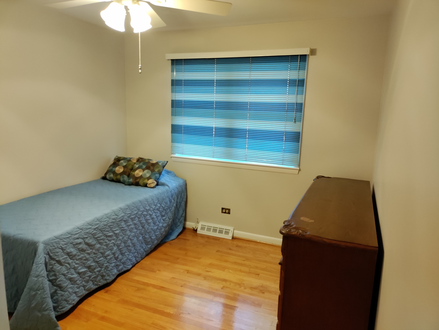 9137 S 88 Avenue, Hickory Hills, IL 60457