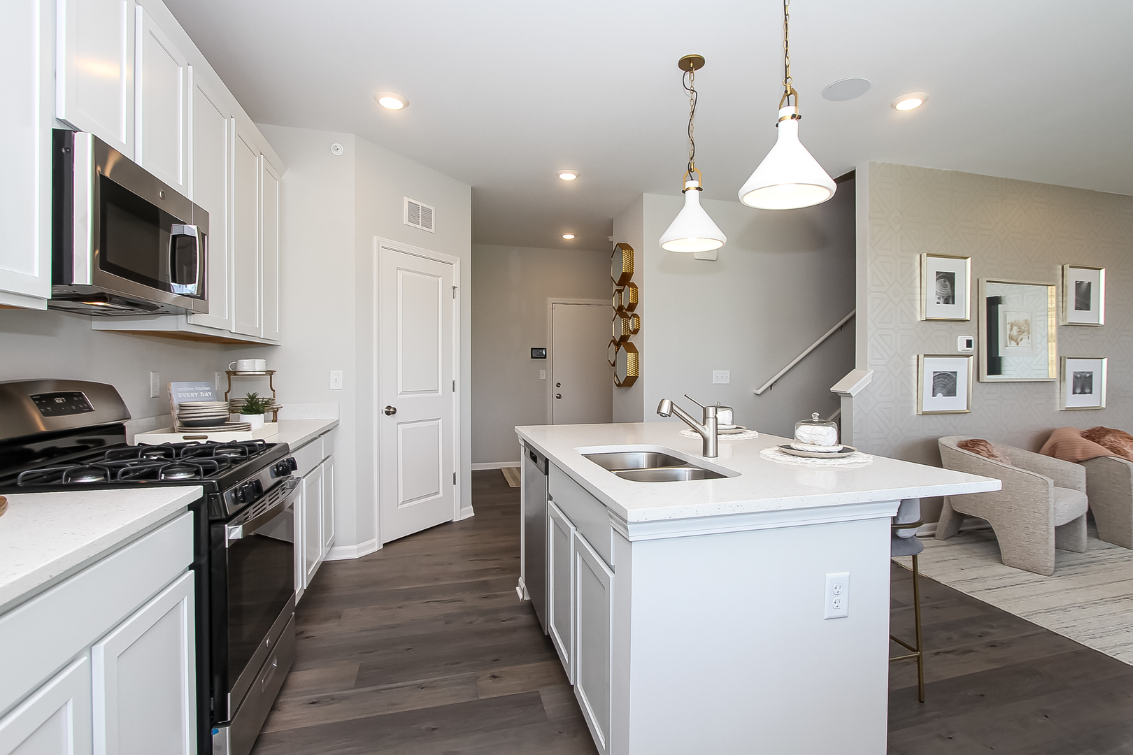 403 Comstock Road, South Elgin, IL 60177