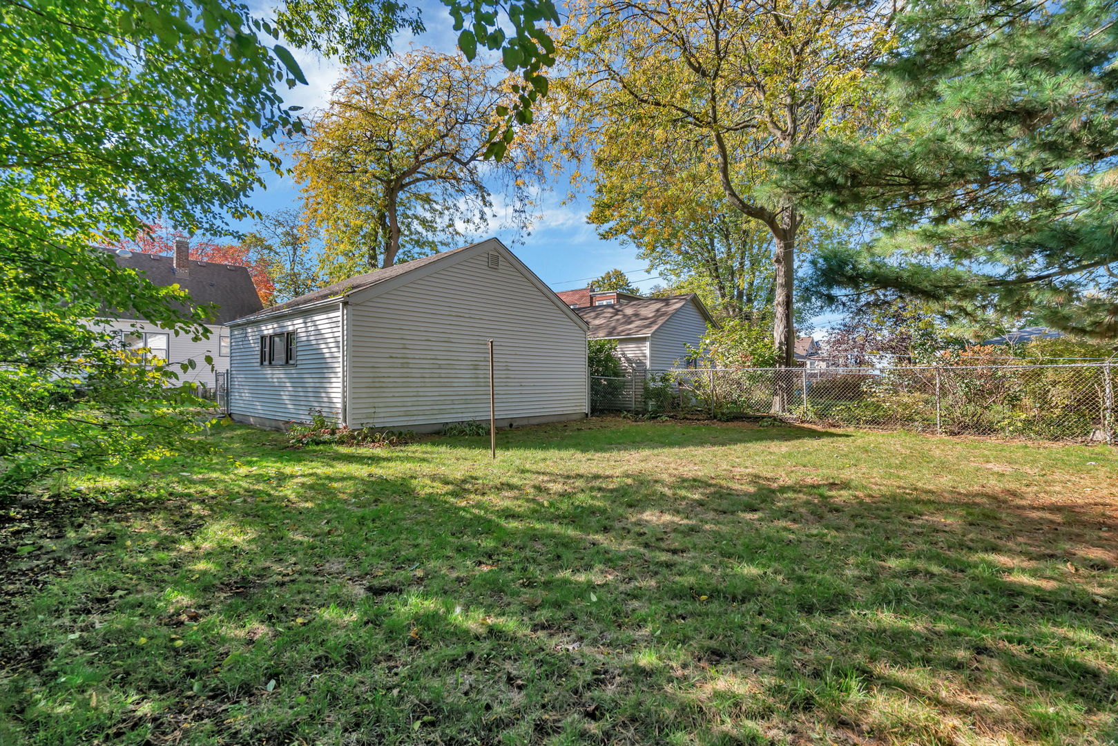 2522 Indiana Avenue, Lansing, IL 60438