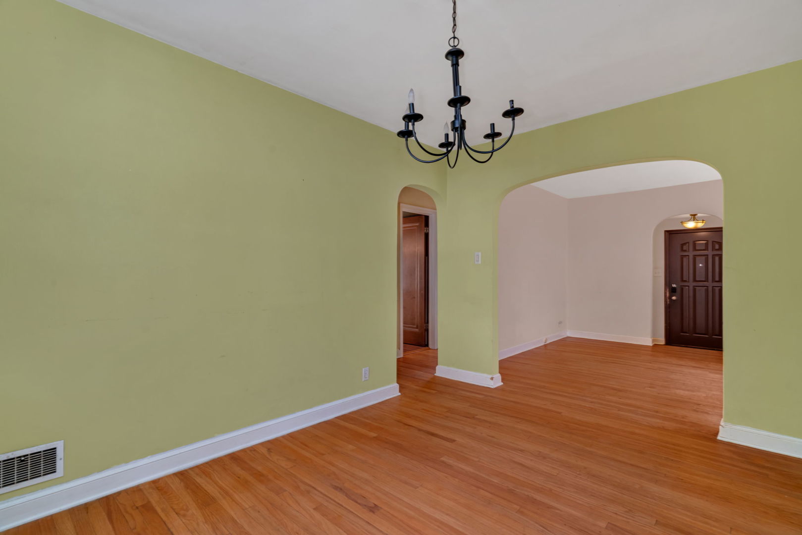 2522 Indiana Avenue, Lansing, IL 60438