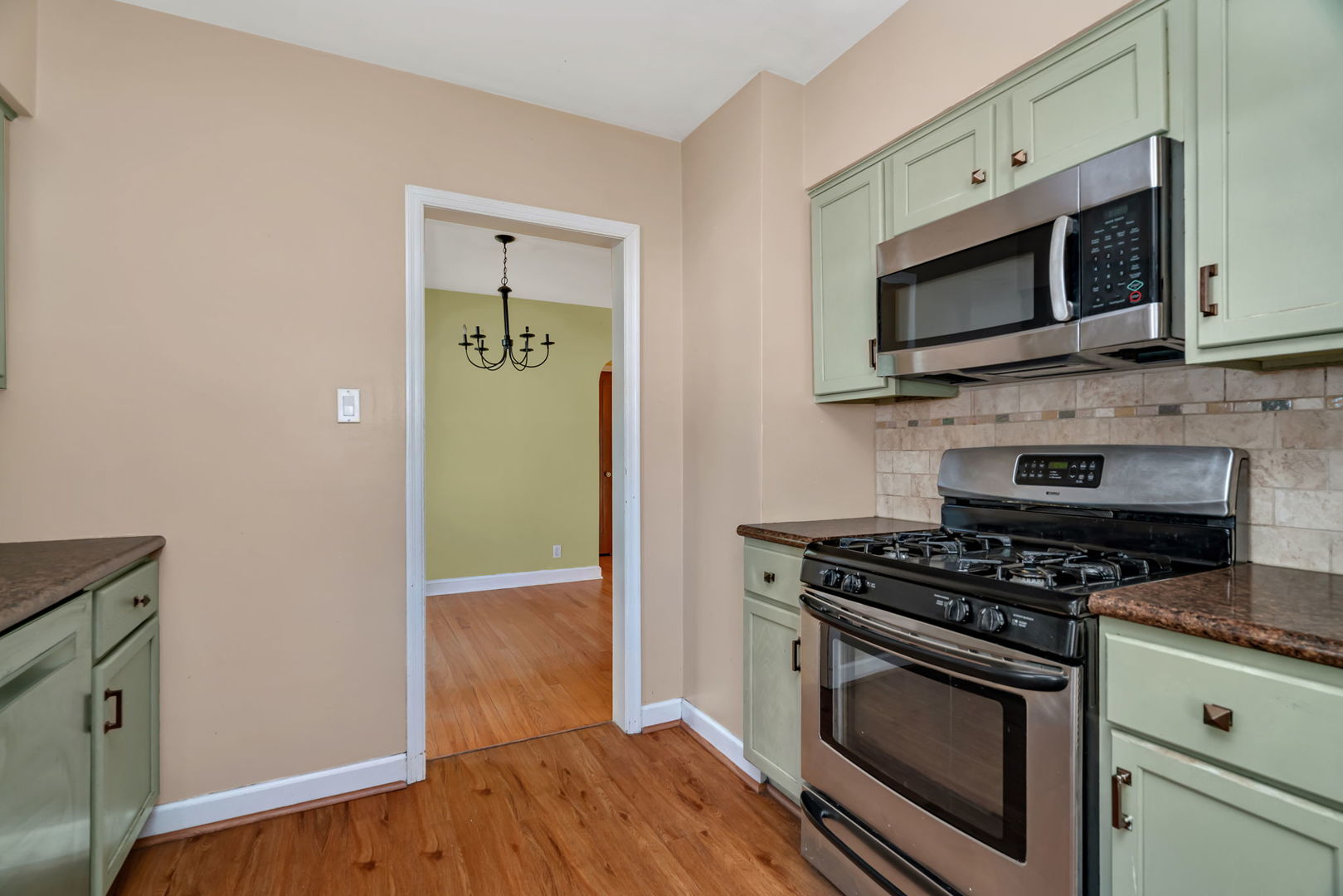 2522 Indiana Avenue, Lansing, IL 60438