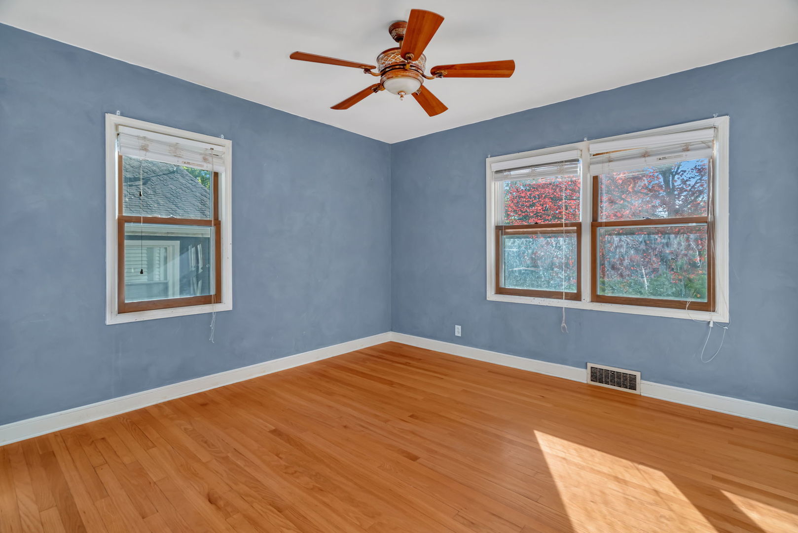 2522 Indiana Avenue, Lansing, IL 60438