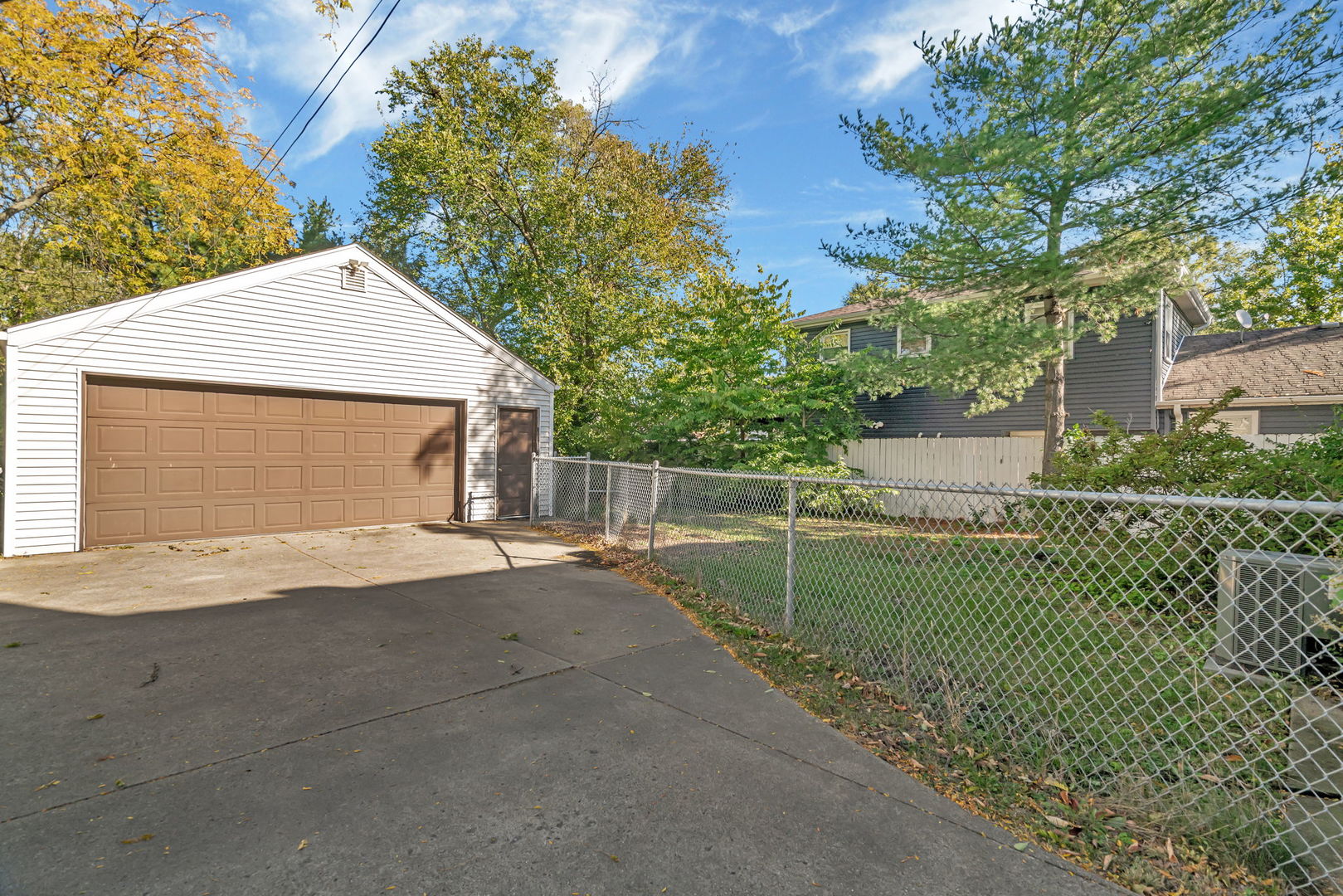 2522 Indiana Avenue, Lansing, IL 60438