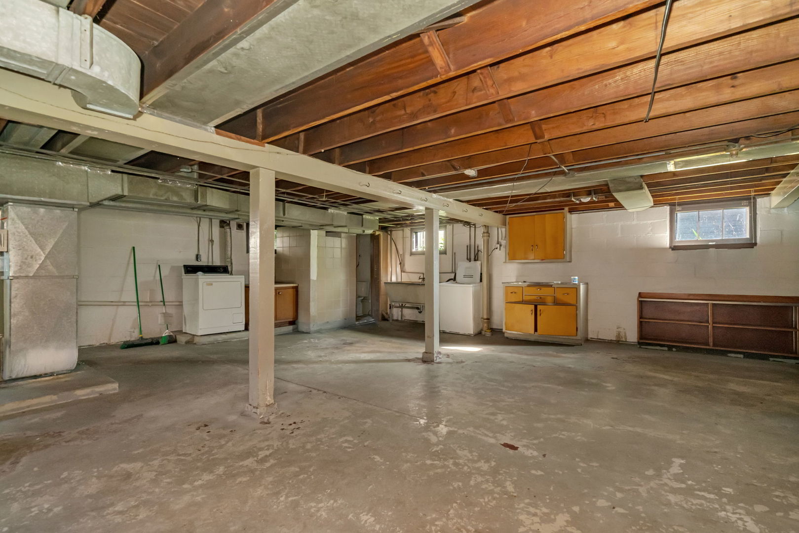 2522 Indiana Avenue, Lansing, IL 60438