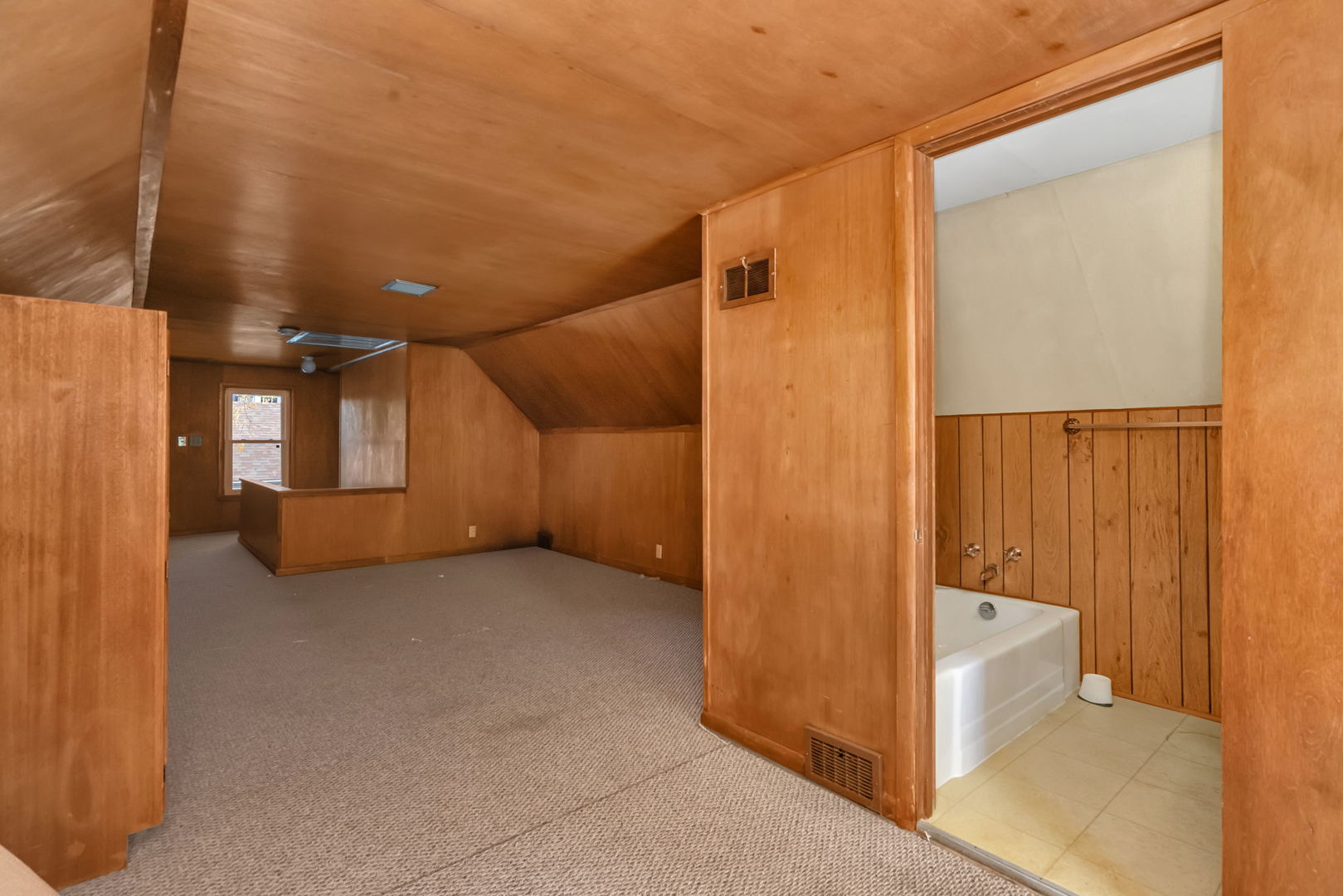 2522 Indiana Avenue, Lansing, IL 60438