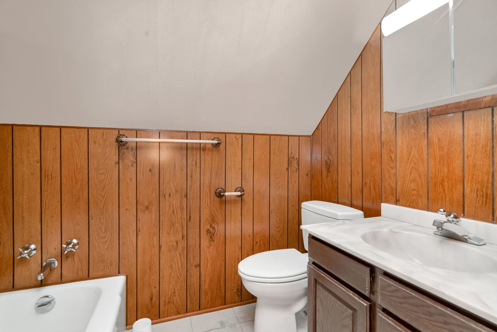 2522 Indiana Avenue, Lansing, IL 60438