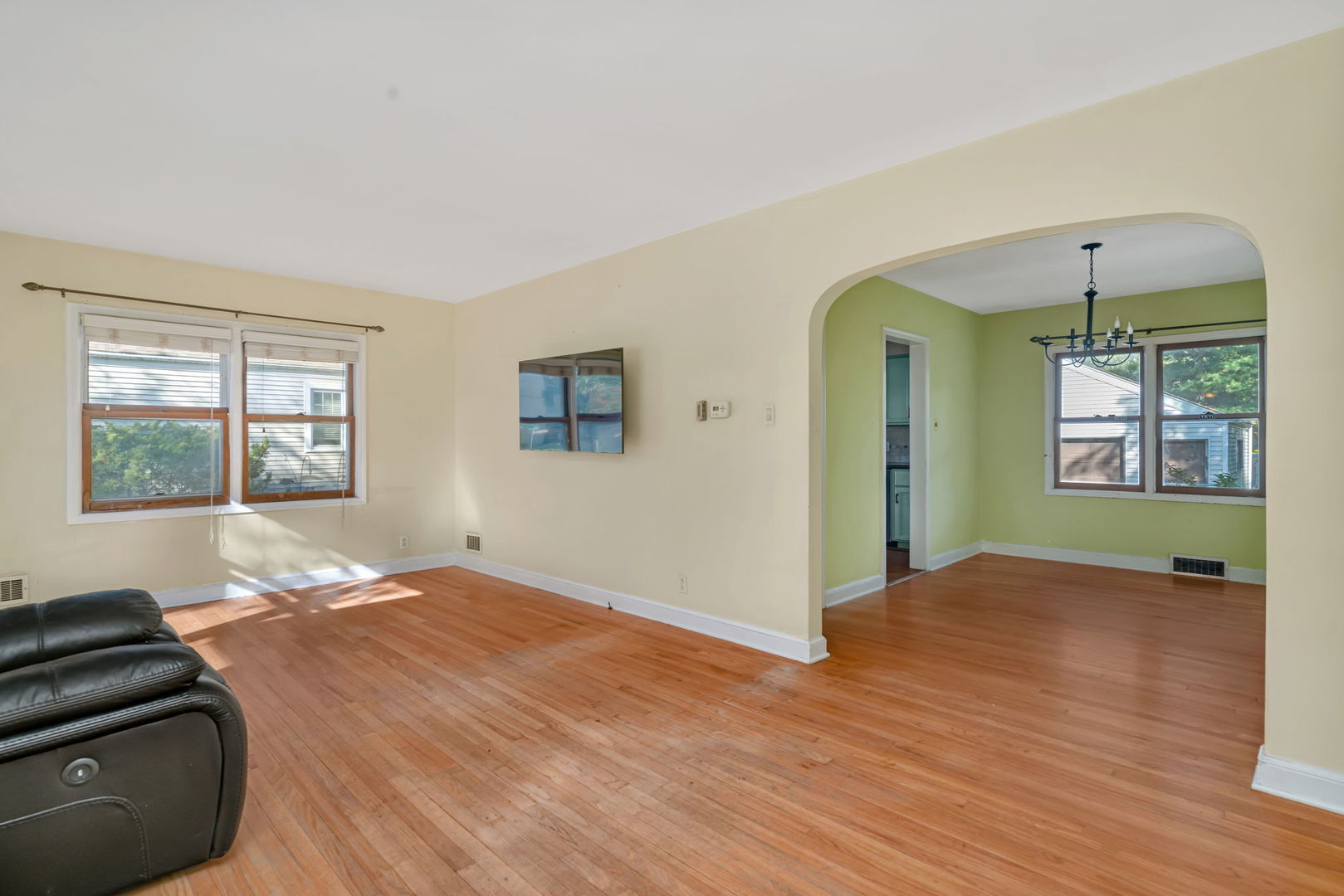 2522 Indiana Avenue, Lansing, IL 60438