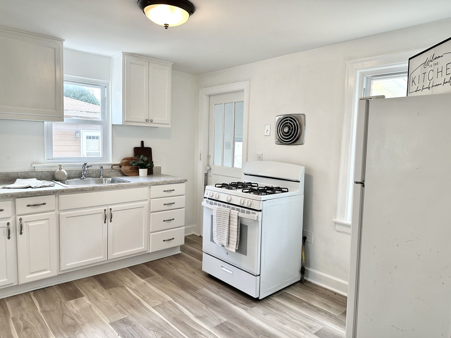 1611 19th Street, Zion, IL 60099