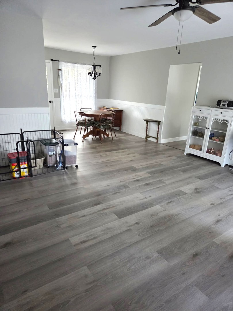 217 E Holiday Drive, Decatur, IL 62526