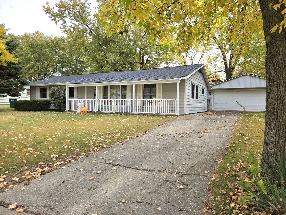 217 E Holiday Drive, Decatur, IL 62526