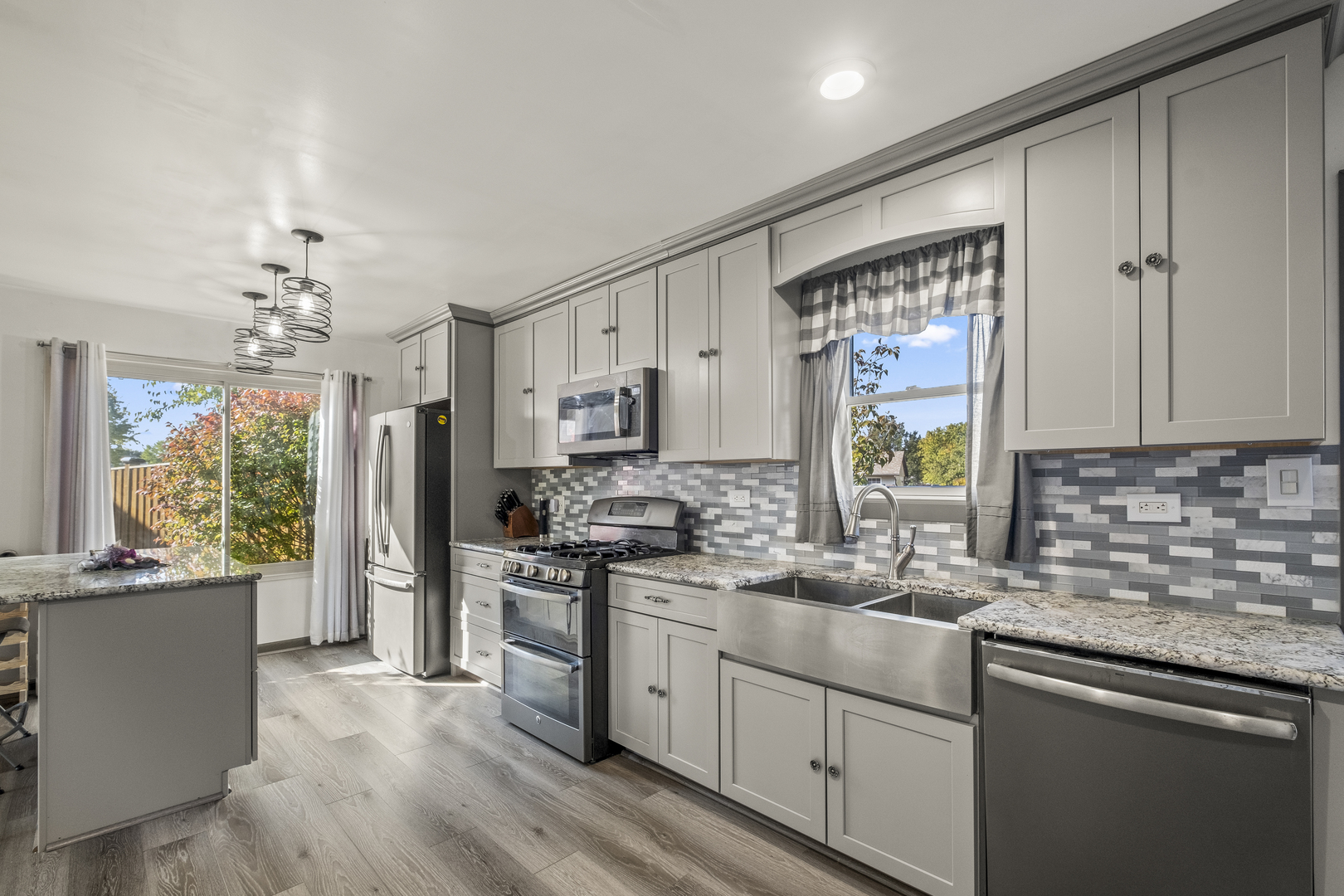 7558 W Hawthorne Lane, Frankfort, IL 60423