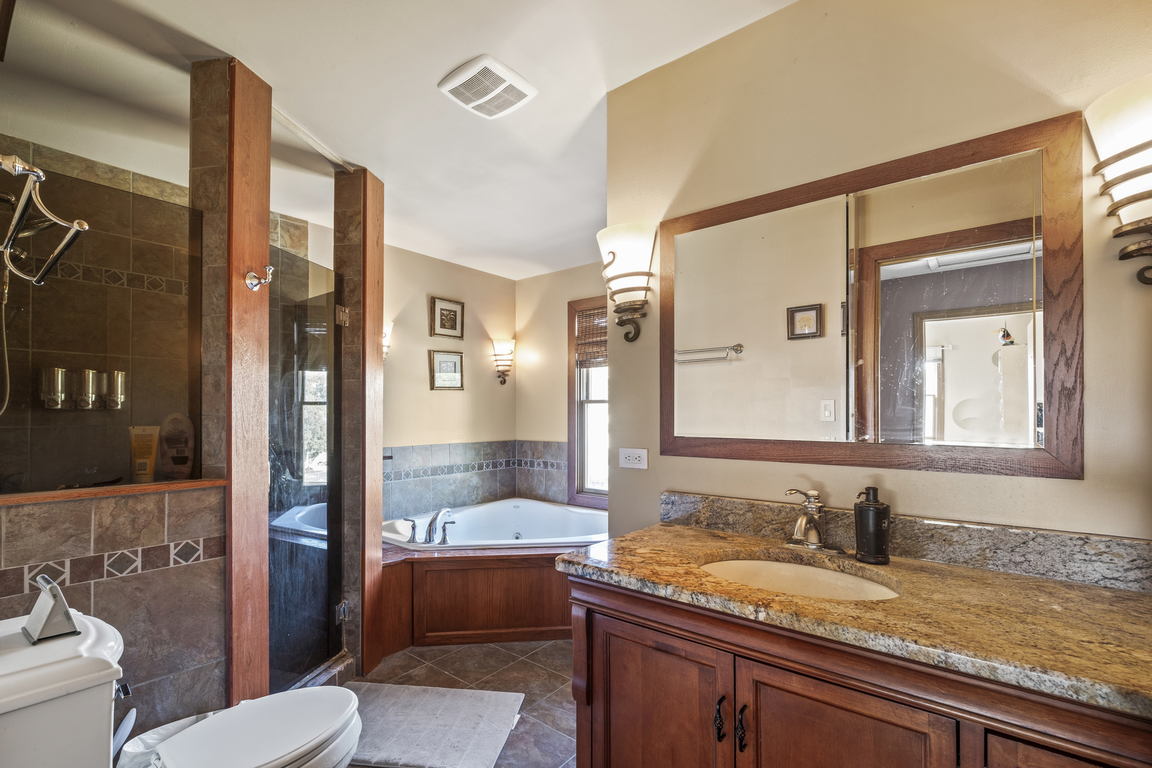 7558 W Hawthorne Lane, Frankfort, IL 60423