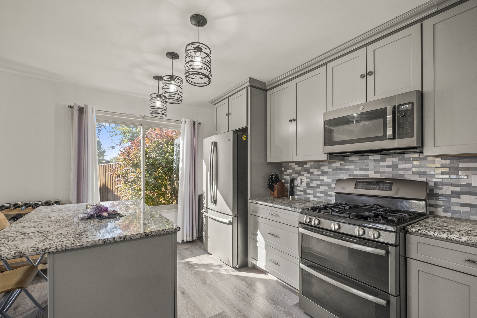 7558 W Hawthorne Lane, Frankfort, IL 60423