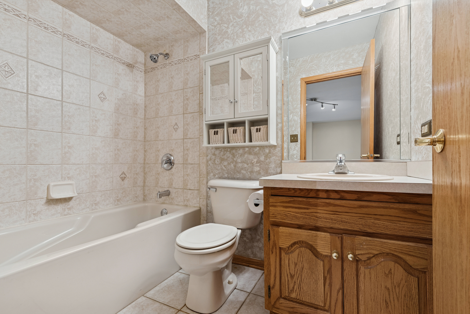 9035 W 111th Street #E, Palos Hills, IL 60465