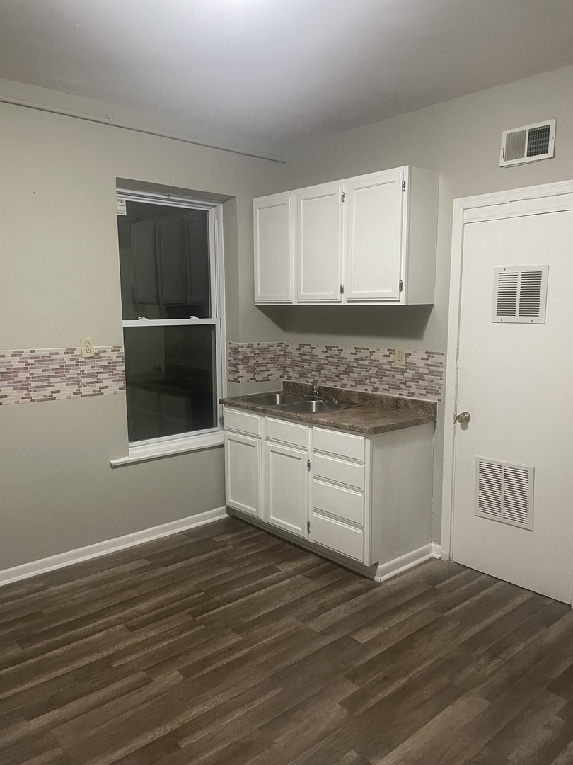 451 E 111th Street #3R, Chicago, IL 60628