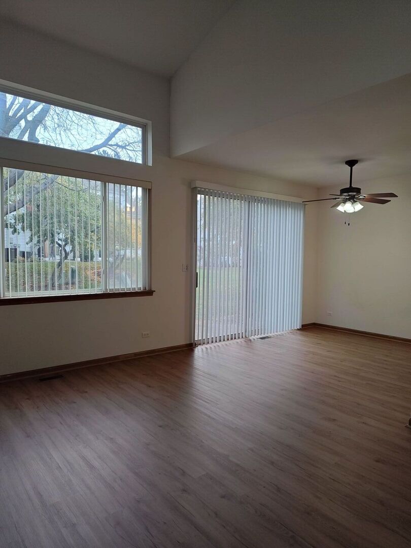 283 Camel Bend Court, Schaumburg, IL 60194