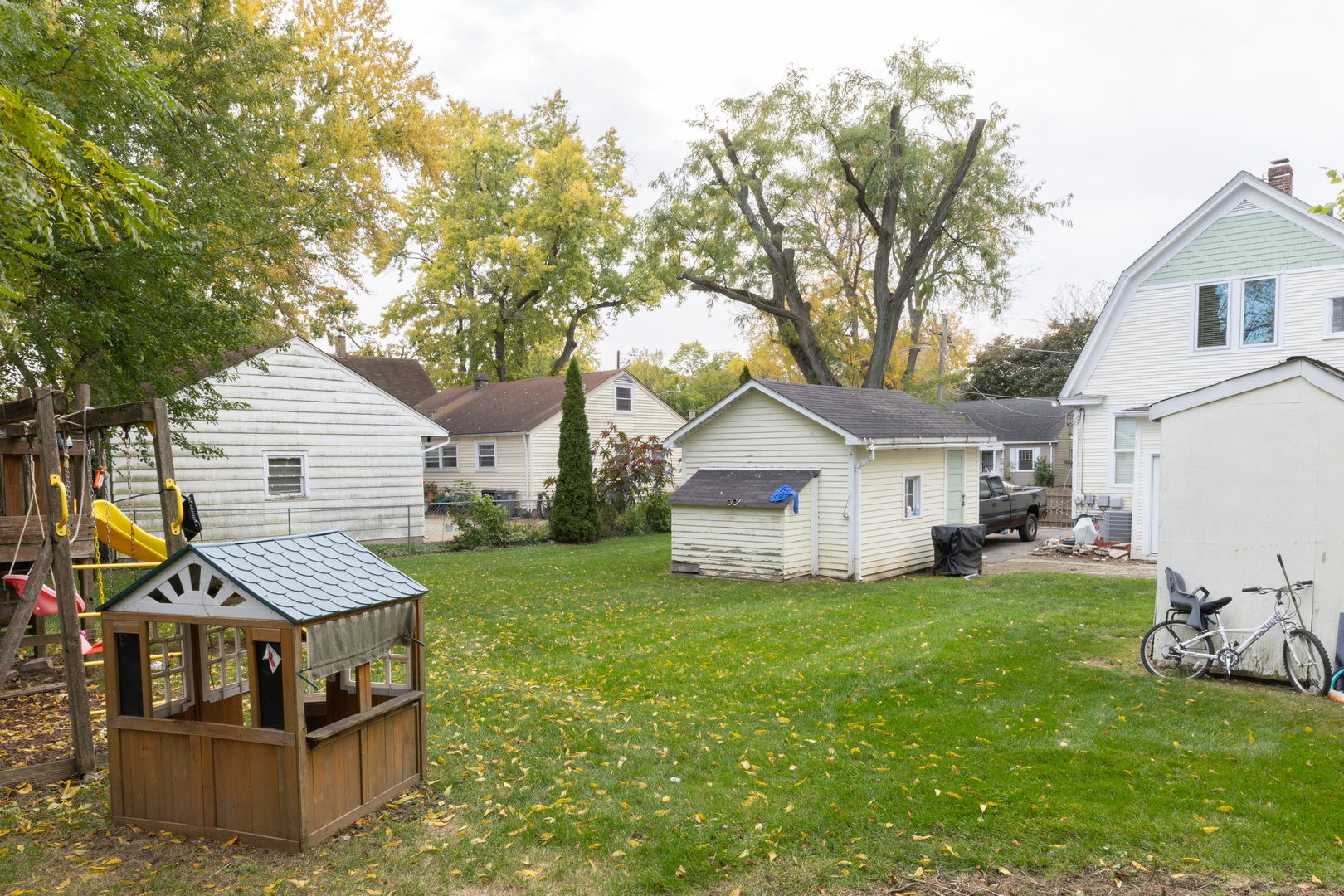 939 Saint John Street, Elgin, IL 60120