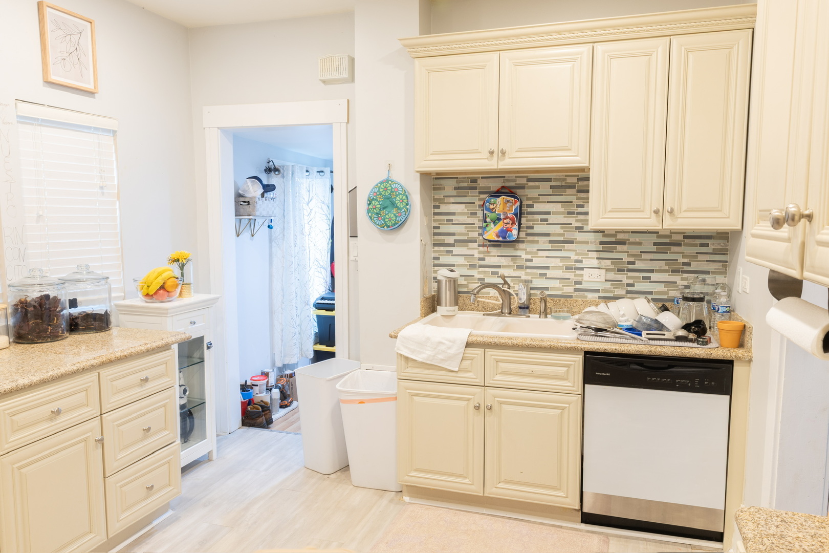 939 Saint John Street, Elgin, IL 60120