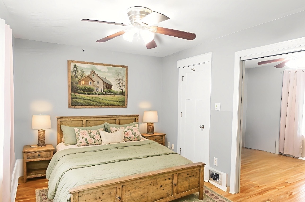 939 Saint John Street, Elgin, IL 60120