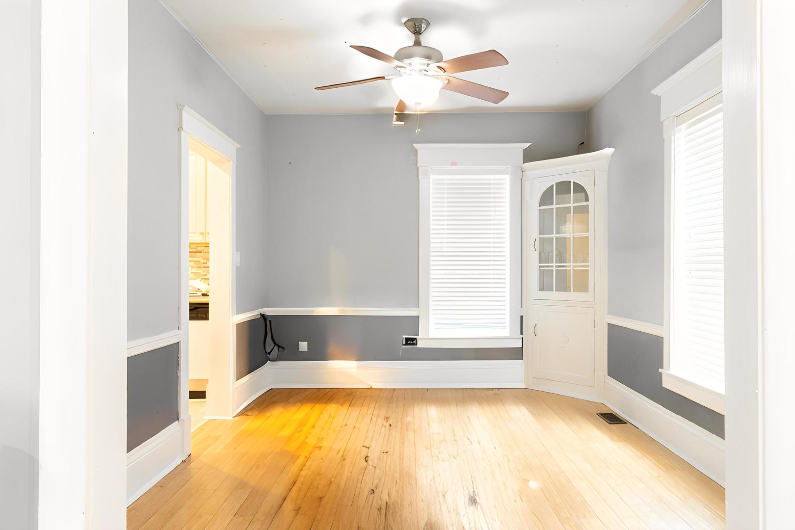 939 Saint John Street, Elgin, IL 60120