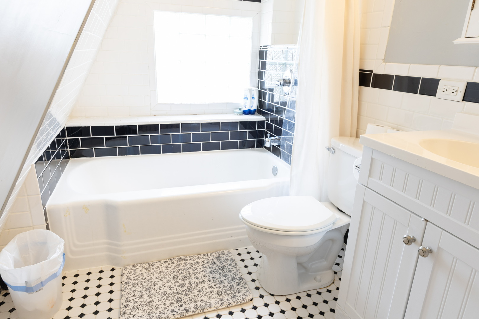 939 Saint John Street, Elgin, IL 60120