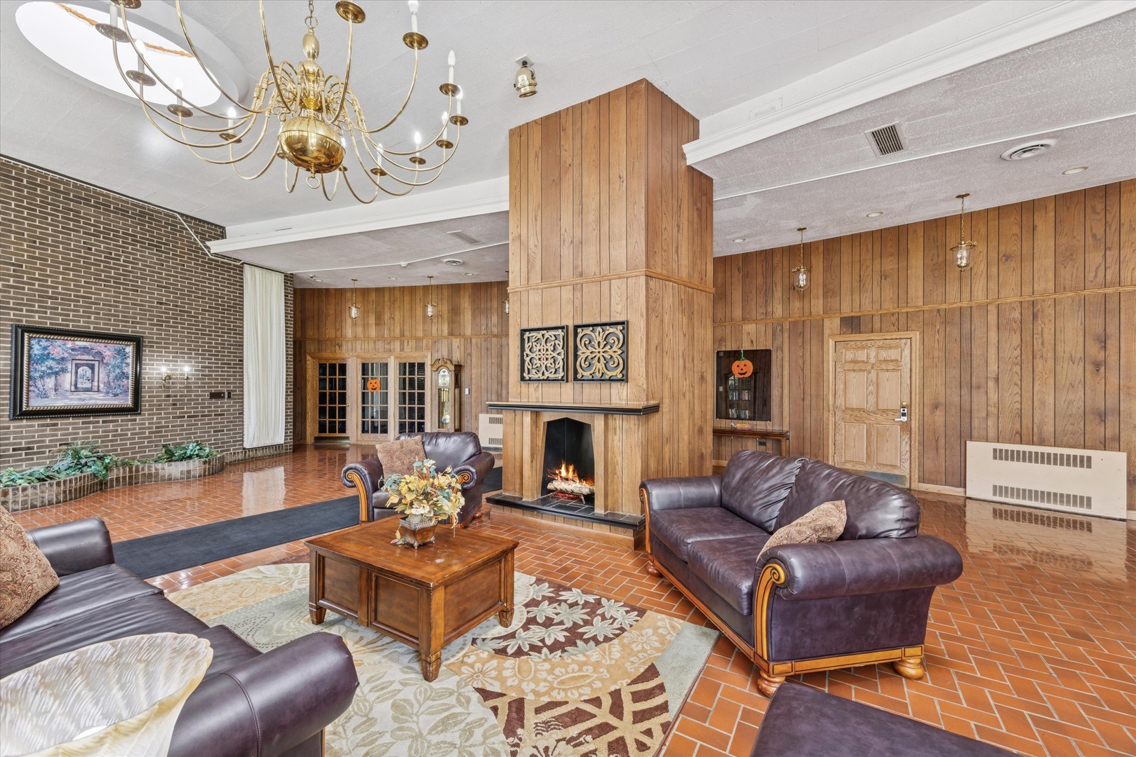 20 N Tower Road #12L, Oak Brook, IL 60523