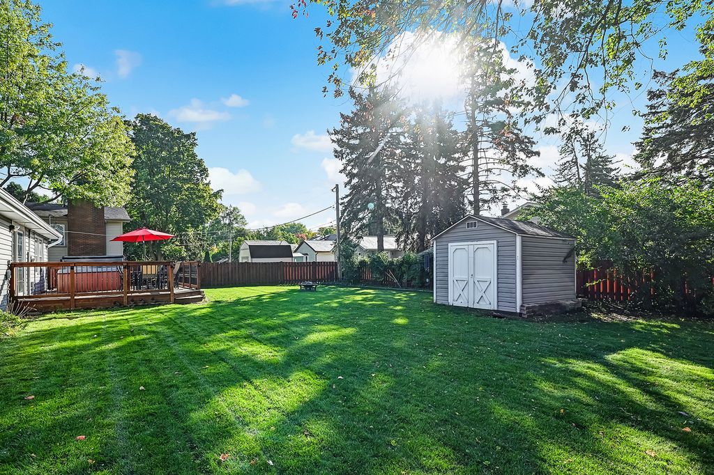 332 El Paso Lane, Carol Stream, IL 60188