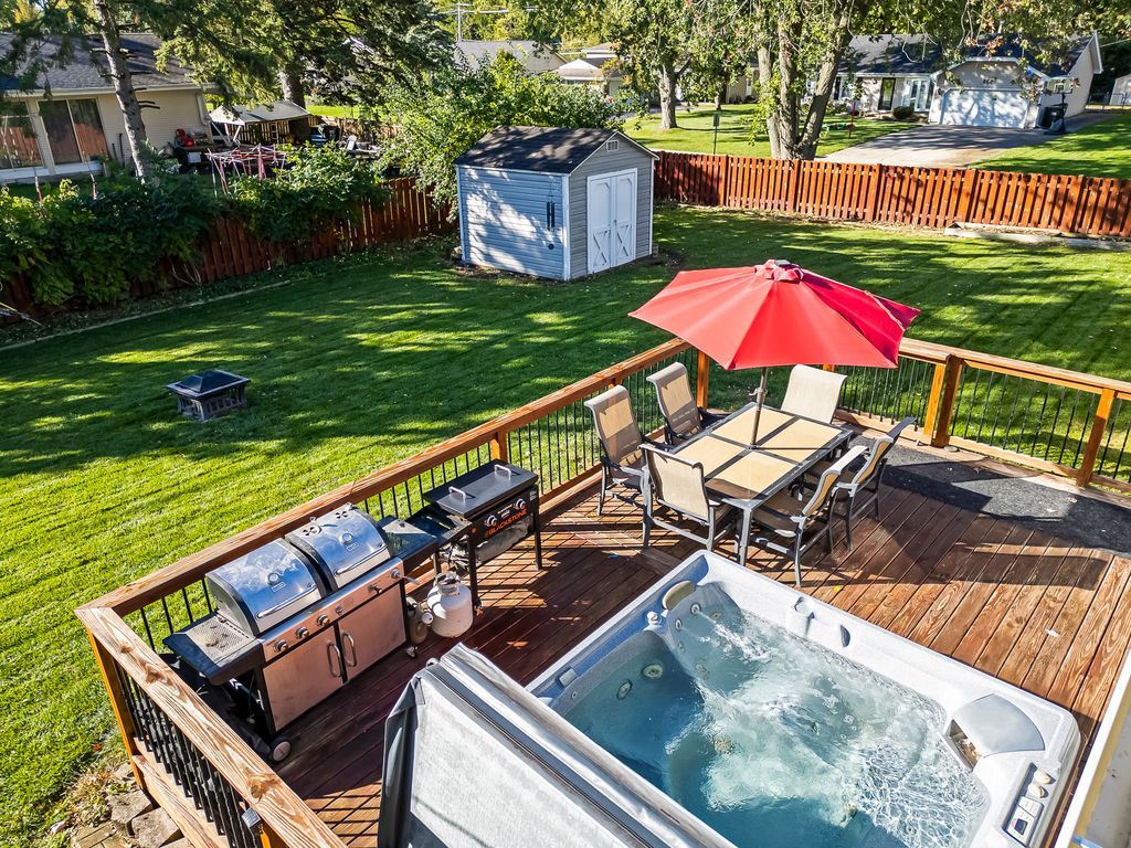 332 El Paso Lane, Carol Stream, IL 60188