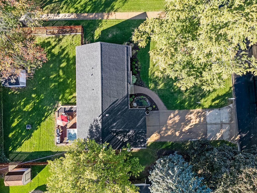 332 El Paso Lane, Carol Stream, IL 60188