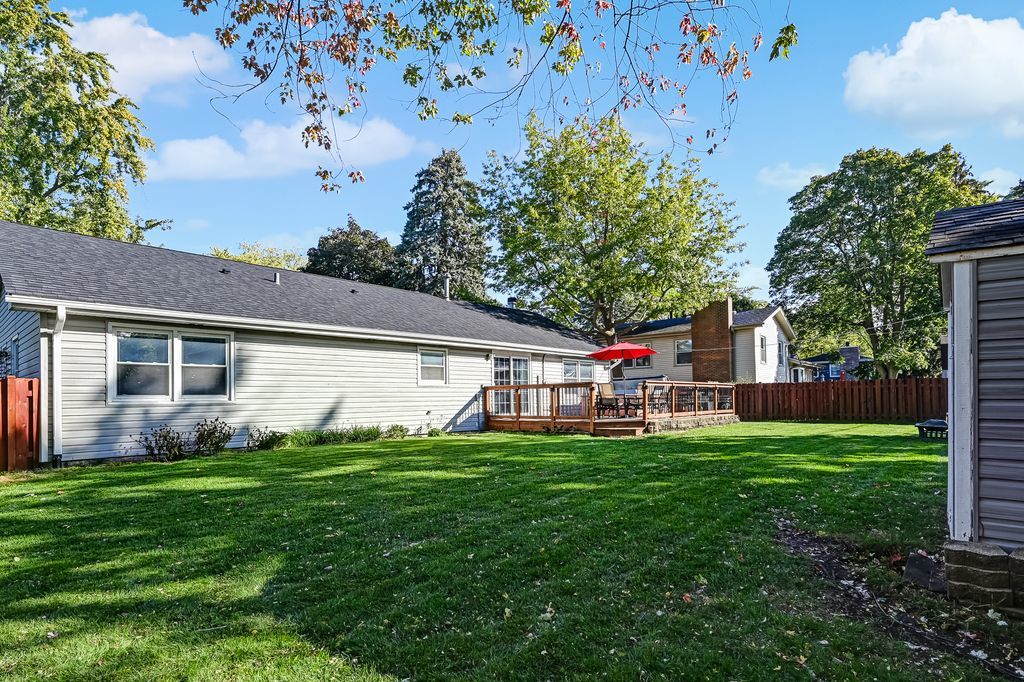 332 El Paso Lane, Carol Stream, IL 60188