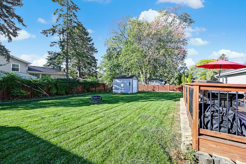 332 El Paso Lane, Carol Stream, IL 60188