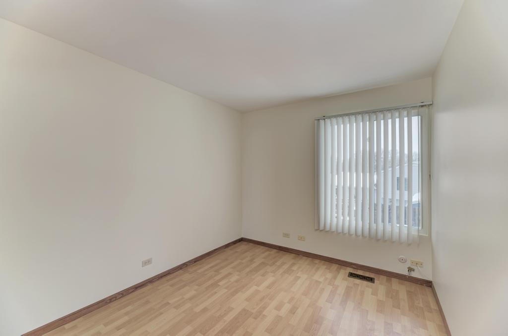 870 Longford Drive, Roselle, IL 60172