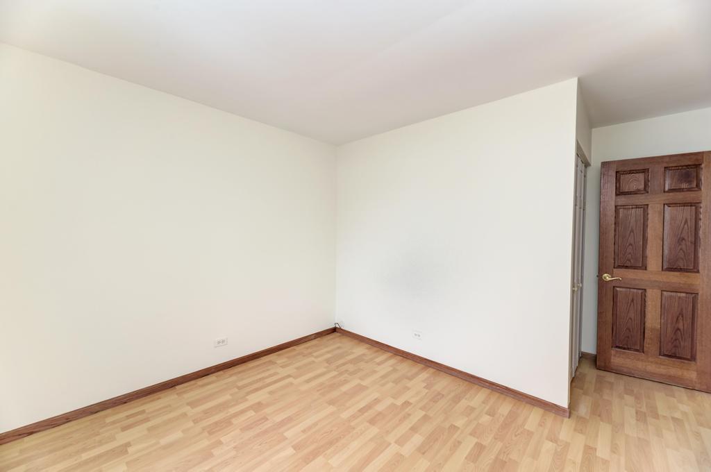 870 Longford Drive, Roselle, IL 60172