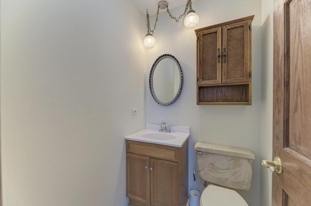 870 Longford Drive, Roselle, IL 60172