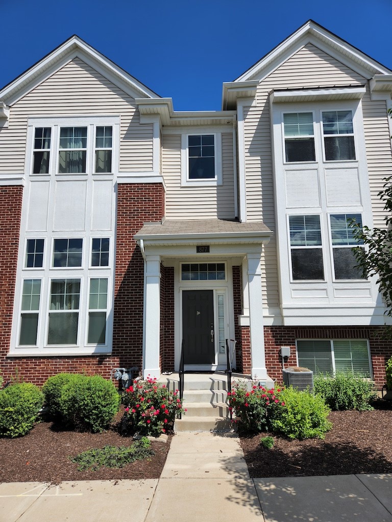 877 Lewisburg Lane, Aurora, IL 60504