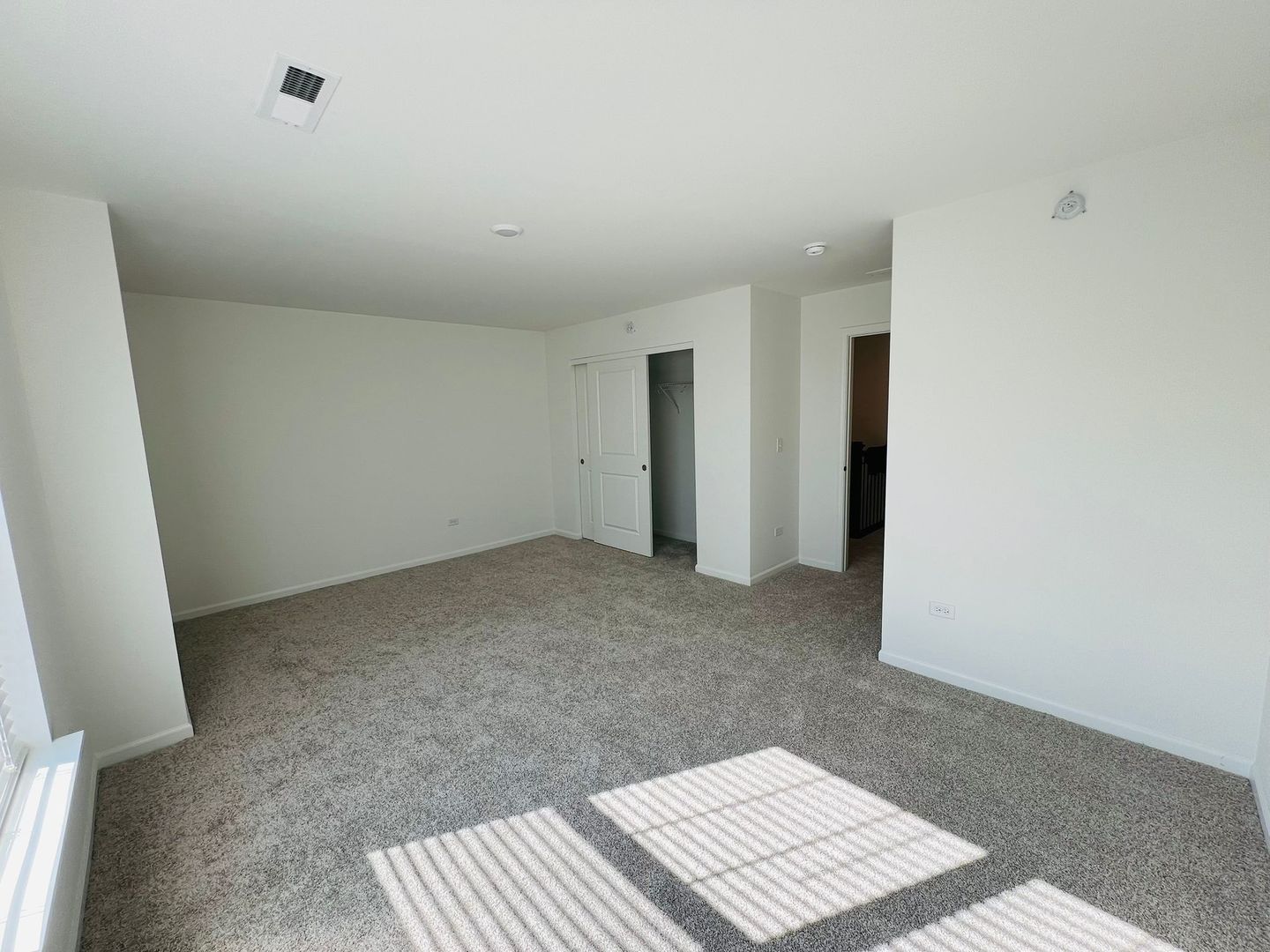 128 Henderson Street, Oswego, IL 60543